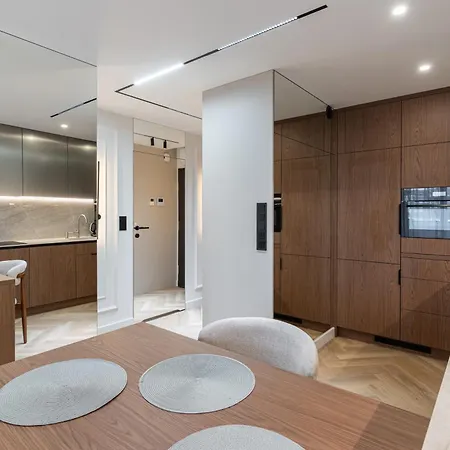 Apartment Superior By Bookinghost