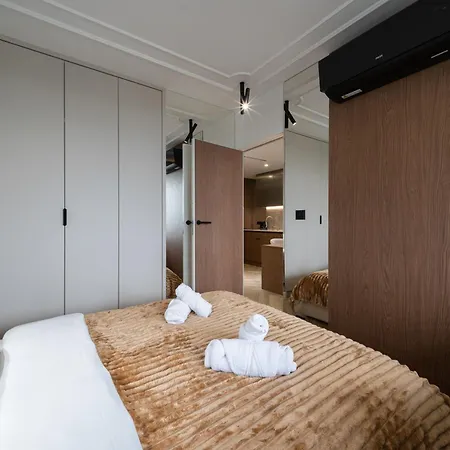 Superior By Bookinghost Apartment *