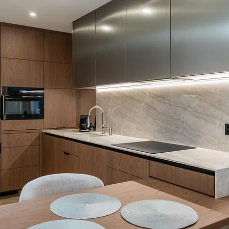 Apartment Superior By Bookinghost *